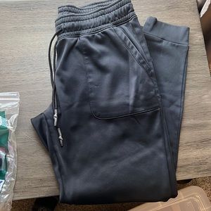 Black Underarmour Dri-Fit joggers